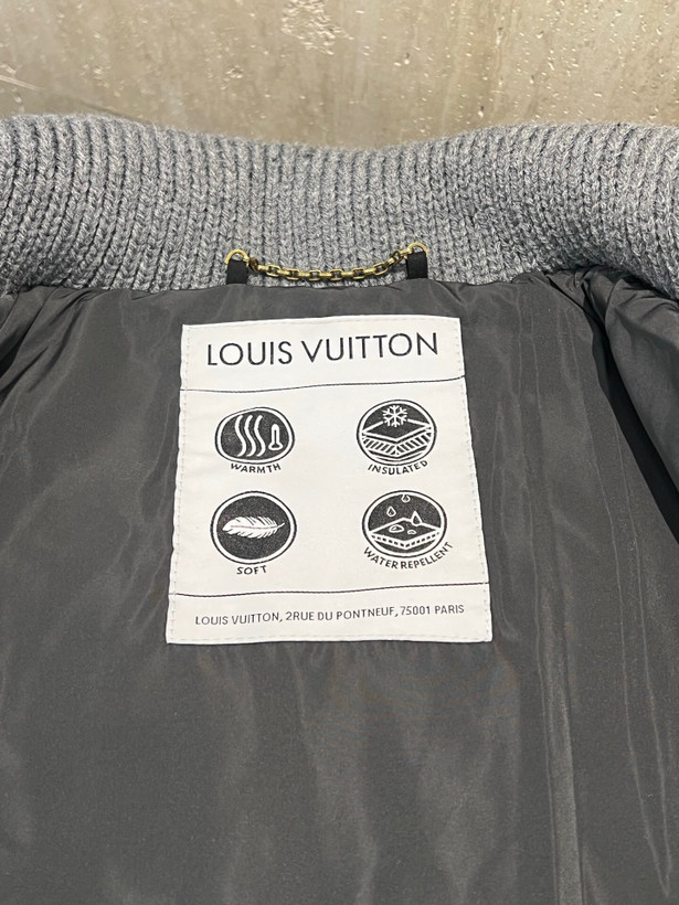 کاپشن برند Louis Vuitton
