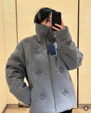 کاپشن برند Louis Vuitton
