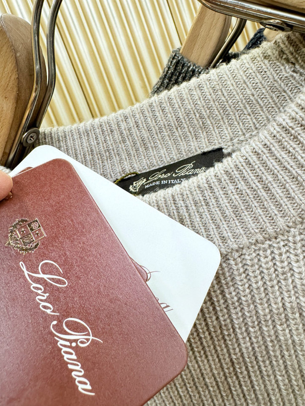 بافت یقه گرد مردانه برند Loro piana