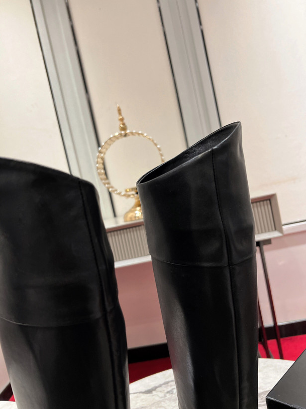 بوت زنانه برند Christian Louboutin