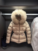 کاپشن زنانه برند Moncler