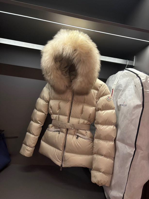 کاپشن زنانه برند Moncler