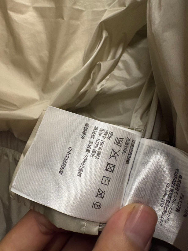 کاپشن زنانه برند Moncler