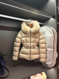 کاپشن زنانه برند Moncler