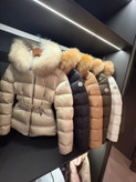 کاپشن زنانه برند Moncler