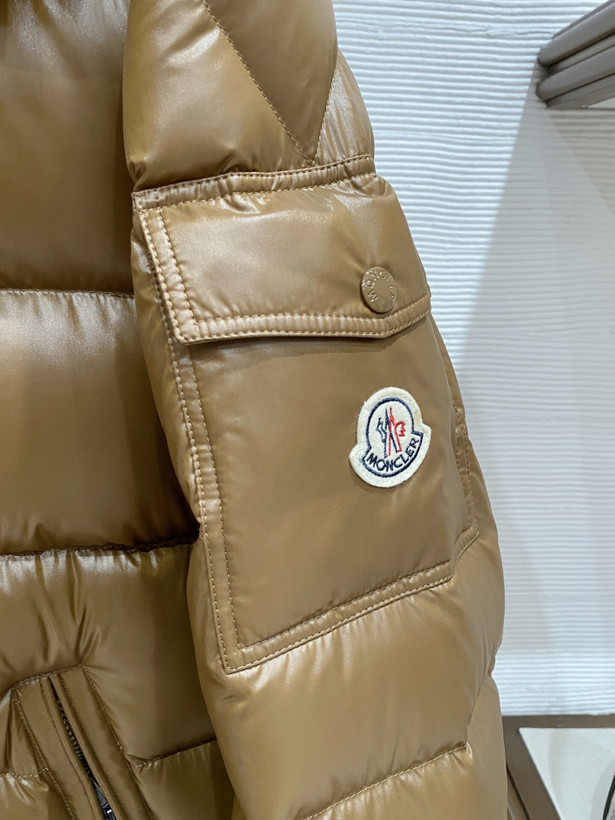 کاپشن مردانه برند Moncler
