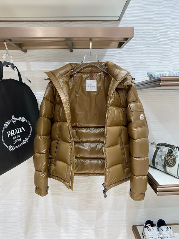 کاپشن مردانه برند Moncler