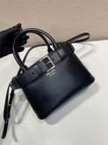 کیف زنانه برند Prada