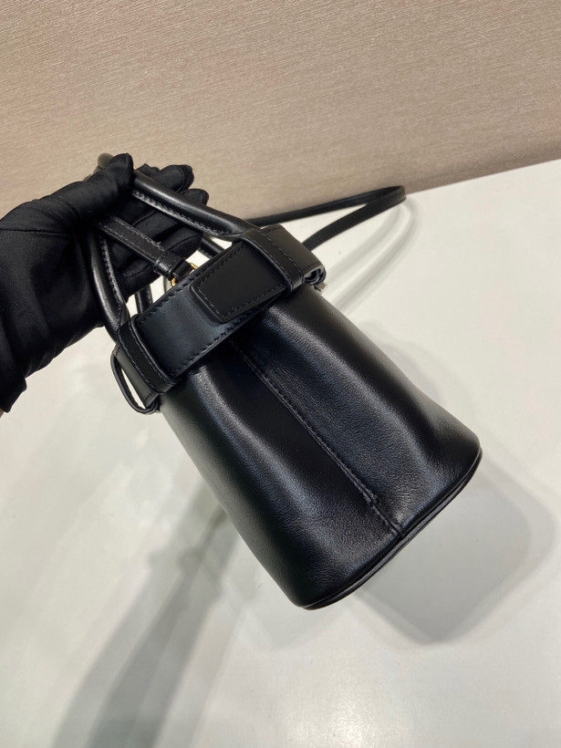 کیف زنانه برند Prada