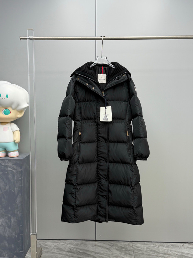 کاپشن زنانه برند Moncler