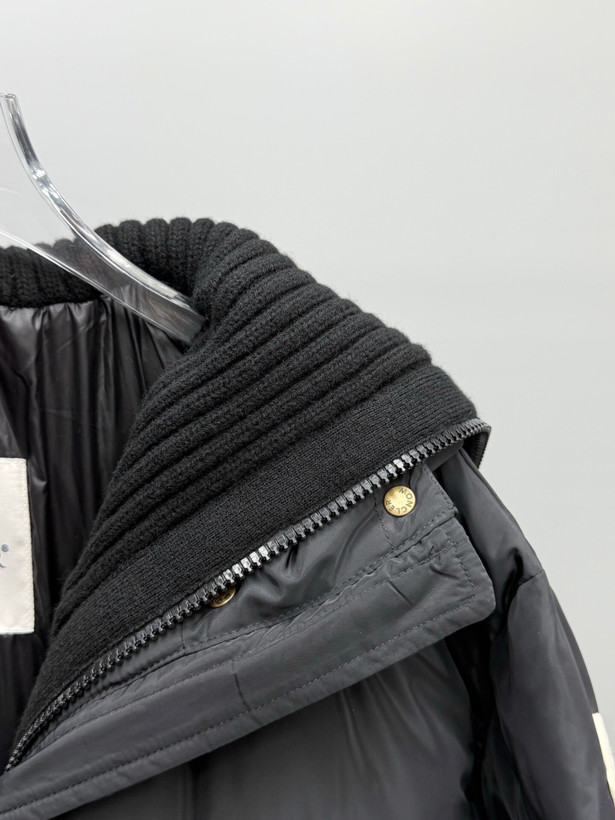 کاپشن زنانه برند Moncler