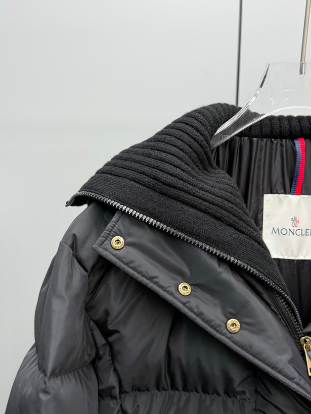 کاپشن زنانه برند Moncler