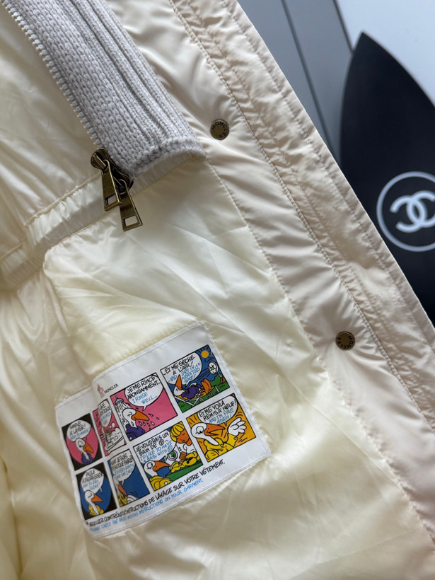 کاپشن زنانه برند Moncler
