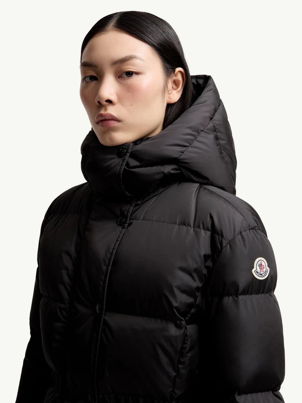 کاپشن زنانه برند Moncler