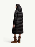 کاپشن زنانه برند Moncler
