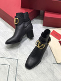 نیم بوت زنانه برند Valentino