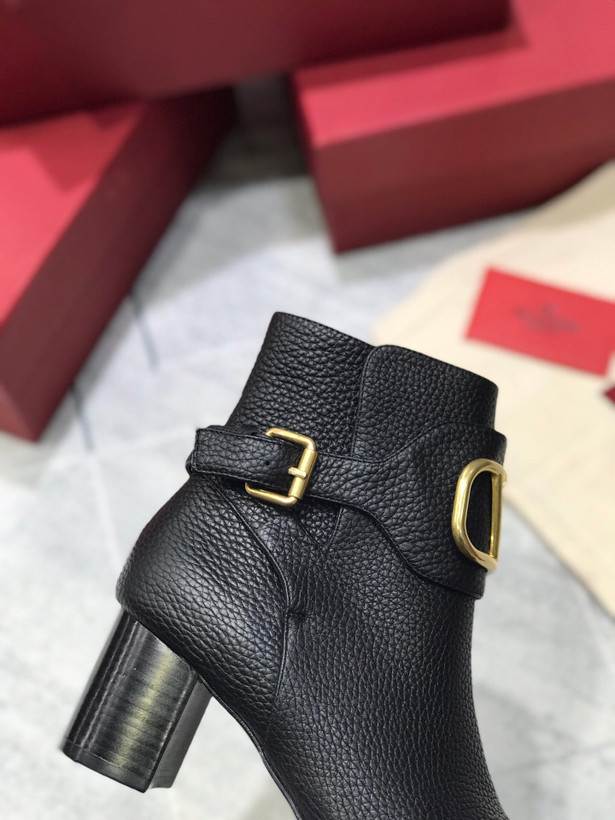 نیم بوت زنانه برند Valentino