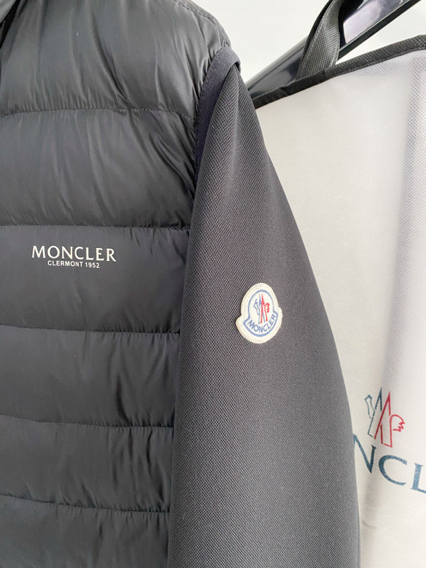 کاپشن سه حالته برند Moncler