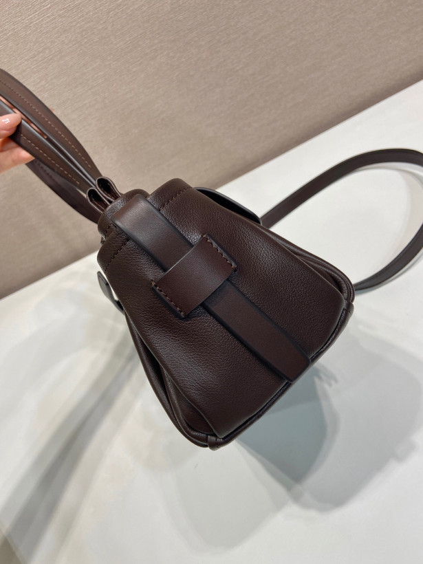 کیف زنانه برند Prada