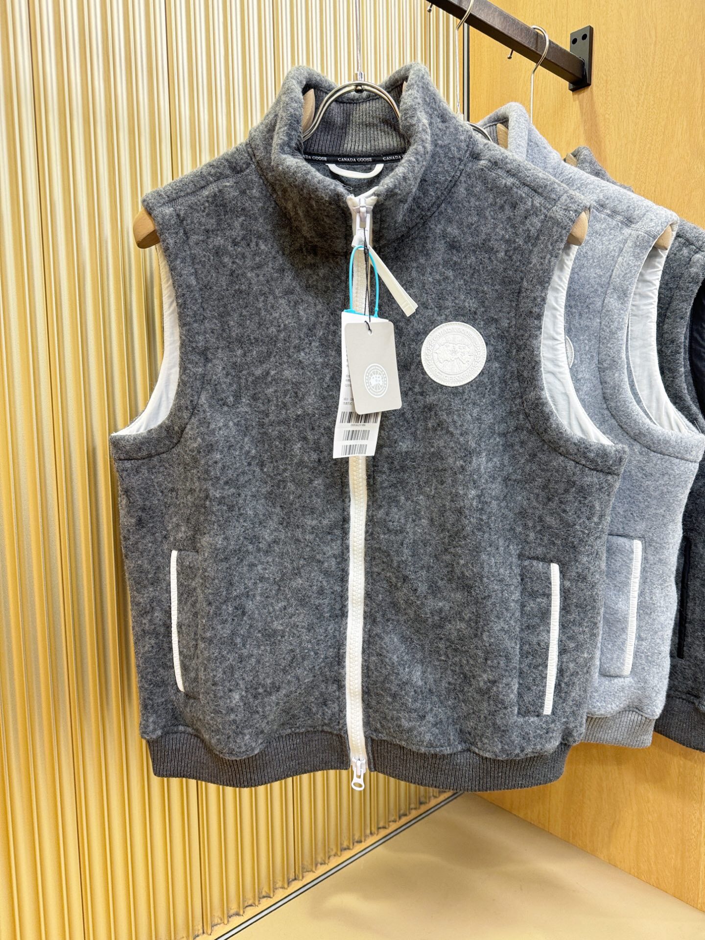ژیله مردانه برند Canada Goose
