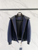 کاپشن برند Louis Vuitton