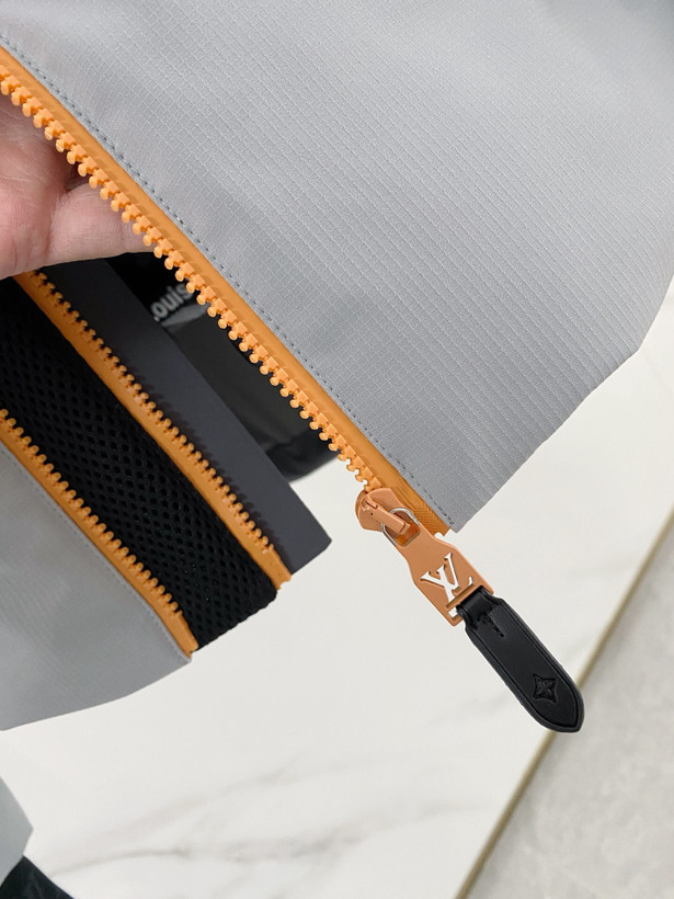 کاپشن اسکی مردانه برند Louis Vuitton مدل ۲۰۲۶