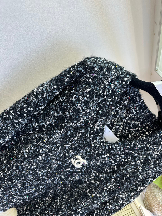 بافت زنانه برند Chanel