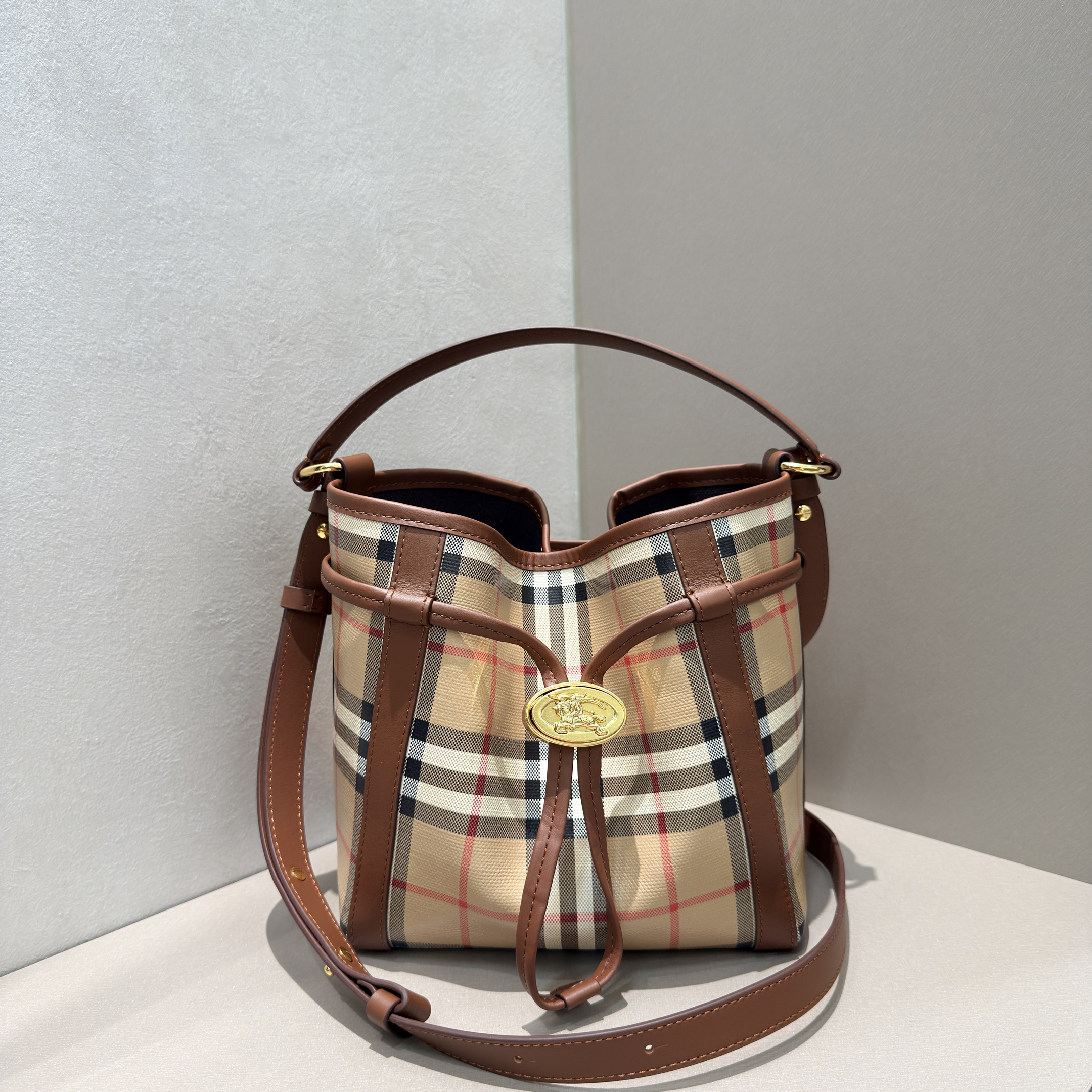 کیف دست ساز زنانه برند Burberry