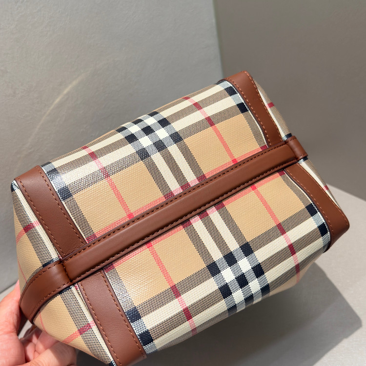 کیف دست ساز زنانه برند Burberry
