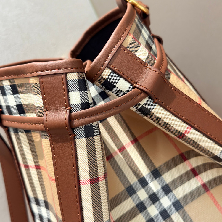 کیف دست ساز زنانه برند Burberry