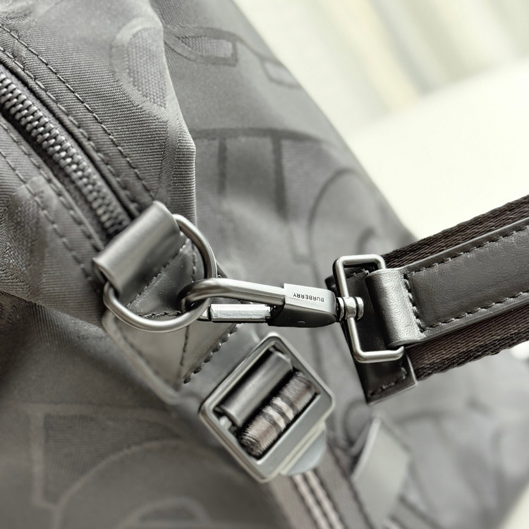 ساک دستی برند Burberry