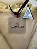 کاپشن زنانه برند Moncler