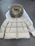 کاپشن زنانه برند Moncler