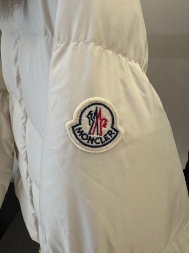 کاپشن زنانه برند Moncler