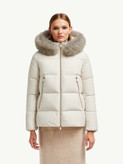 کاپشن زنانه برند Moncler