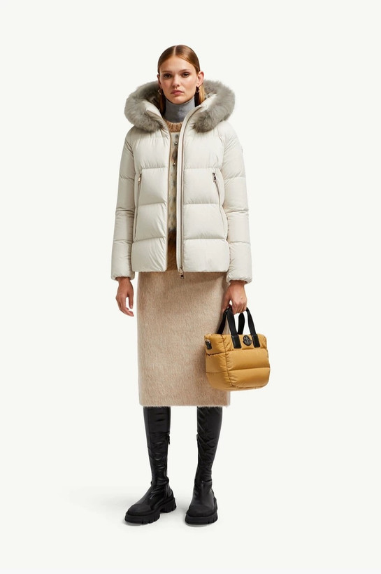 کاپشن زنانه برند Moncler