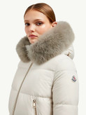 کاپشن زنانه برند Moncler