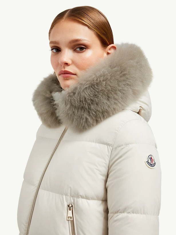 کاپشن زنانه برند Moncler