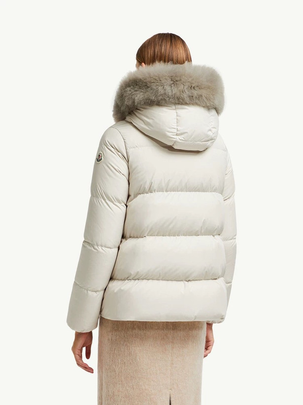 کاپشن زنانه برند Moncler