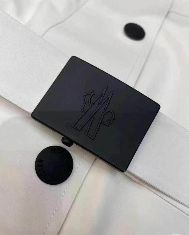 کاپشن زنانه برند Moncler