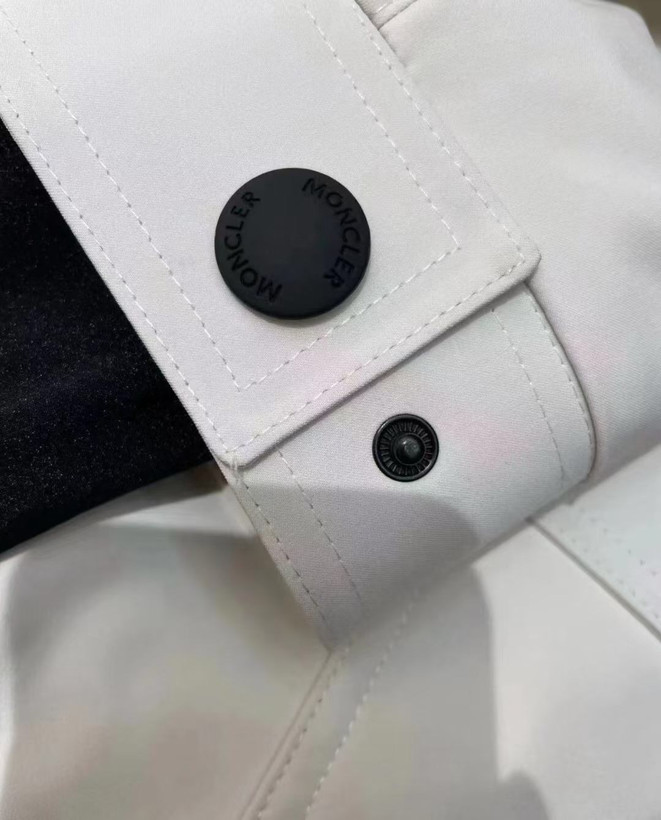 کاپشن زنانه برند Moncler