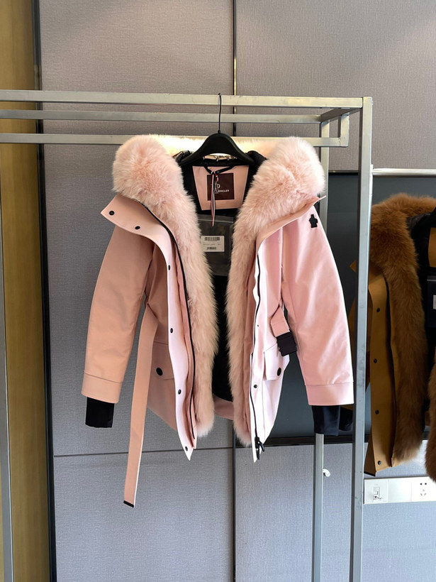 کاپشن زنانه برند Moncler