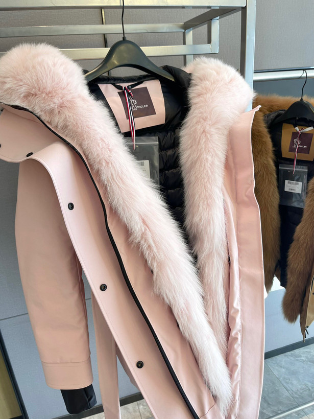 کاپشن زنانه برند Moncler