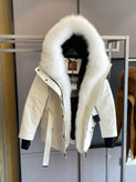 کاپشن زنانه برند Moncler