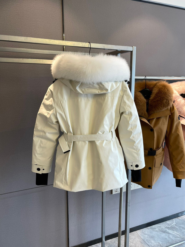 کاپشن زنانه برند Moncler