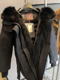 کاپشن زنانه برند Moncler