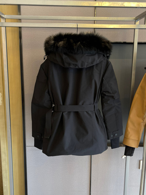 کاپشن زنانه برند Moncler