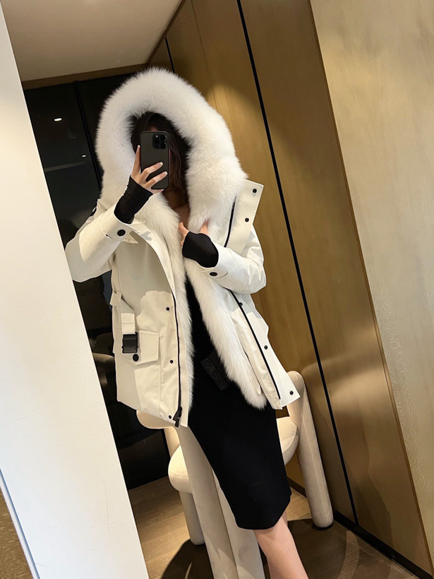 کاپشن زنانه برند Moncler