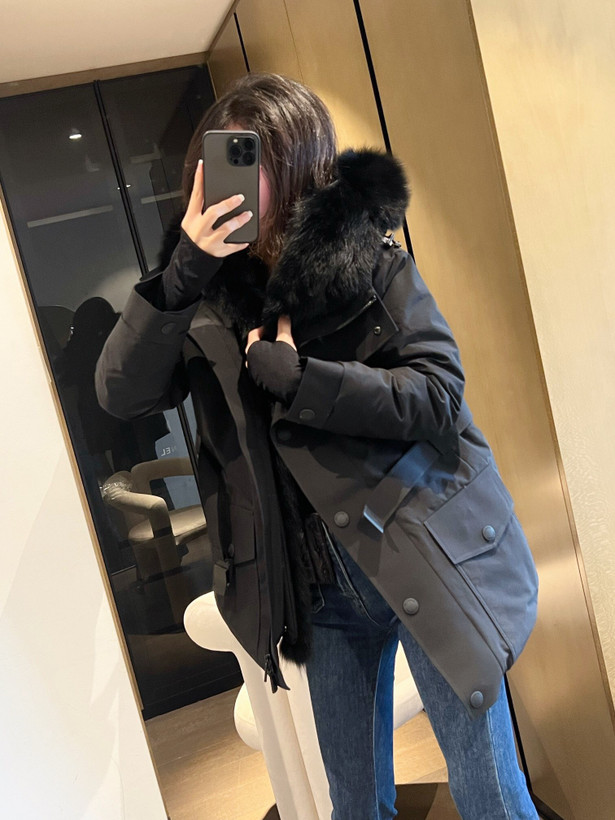 کاپشن زنانه برند Moncler