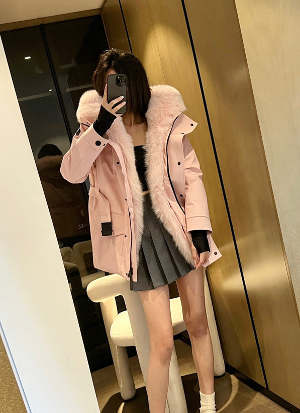 کاپشن زنانه برند Moncler